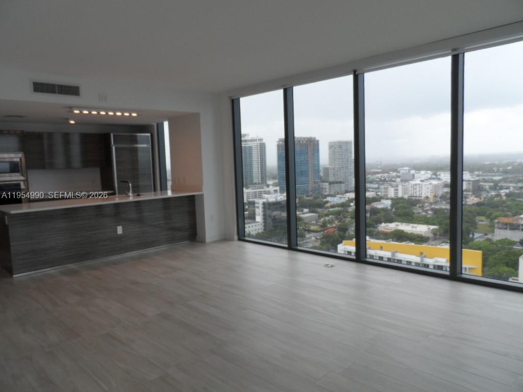 460 NE 28 ST #2501, Miami FL 33137