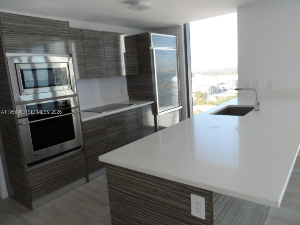 460 NE 28 ST #2501, Miami FL 33137