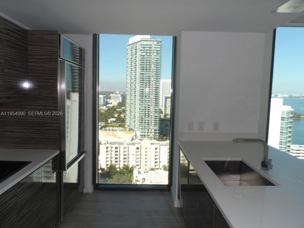 460 NE 28 ST #2501, Miami FL 33137