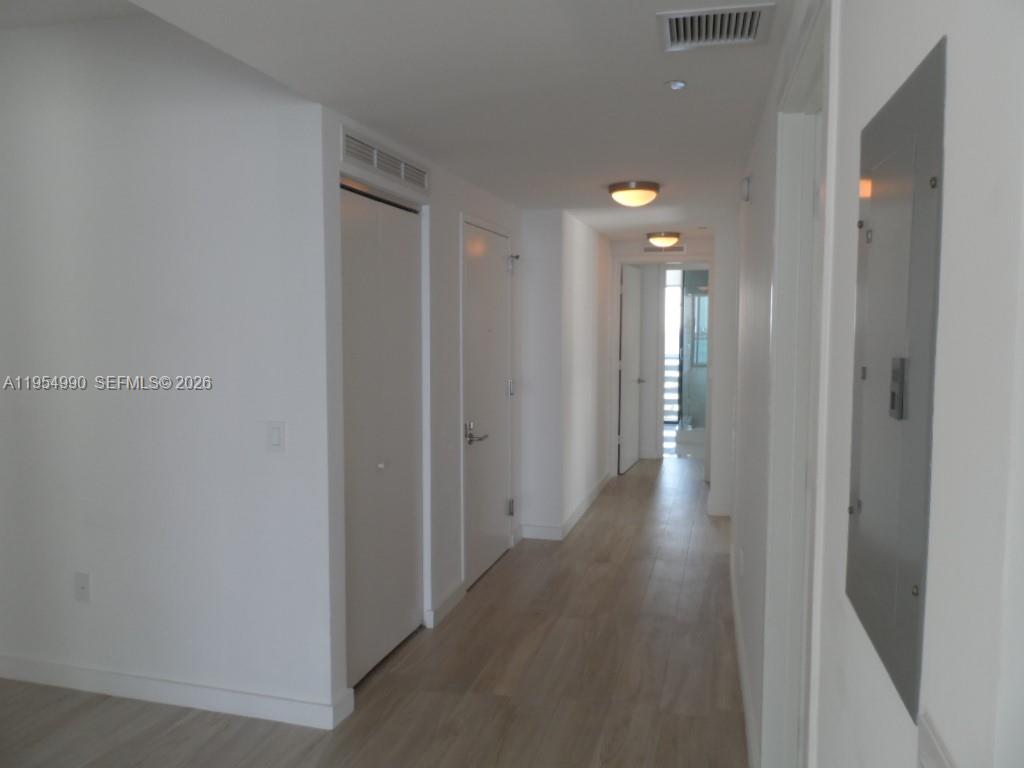 460 NE 28 ST #2501, Miami FL 33137