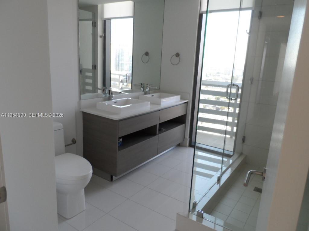 460 NE 28 ST #2501, Miami FL 33137