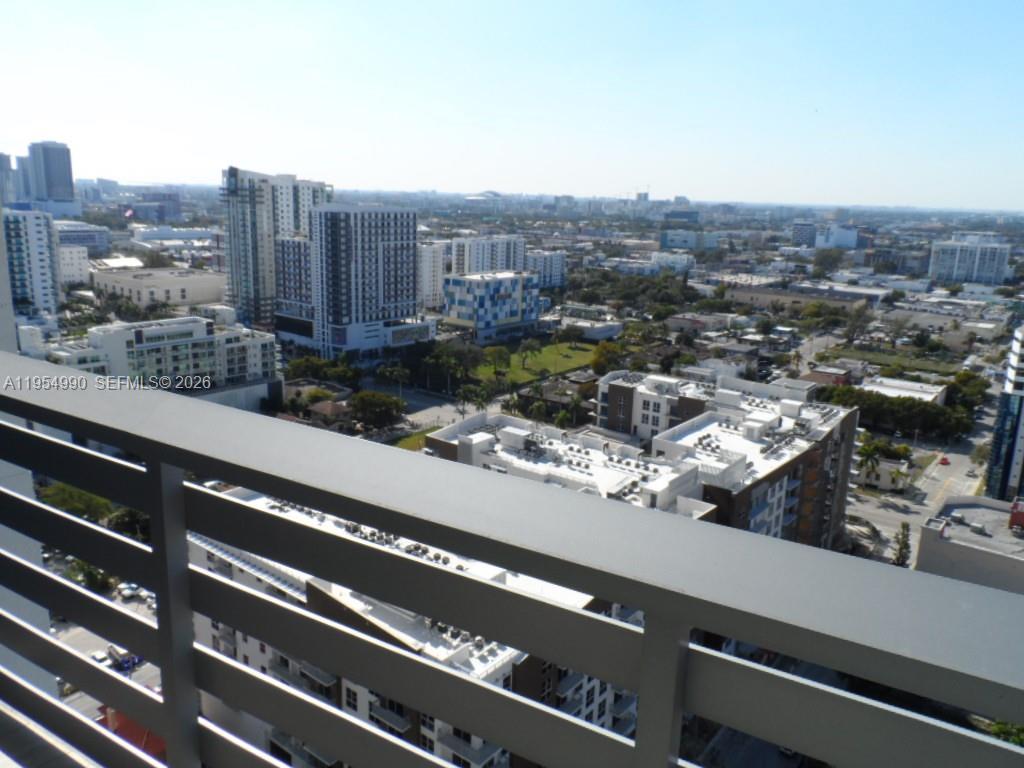 460 NE 28 ST #2501, Miami FL 33137