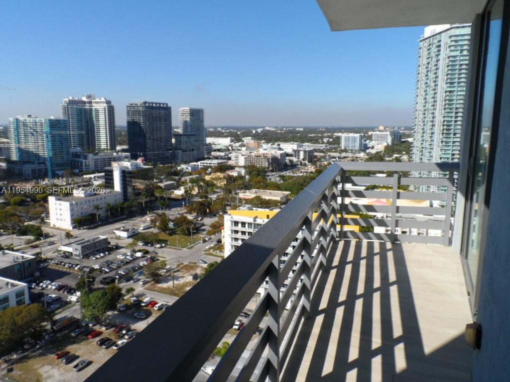 460 NE 28 ST #2501, Miami FL 33137