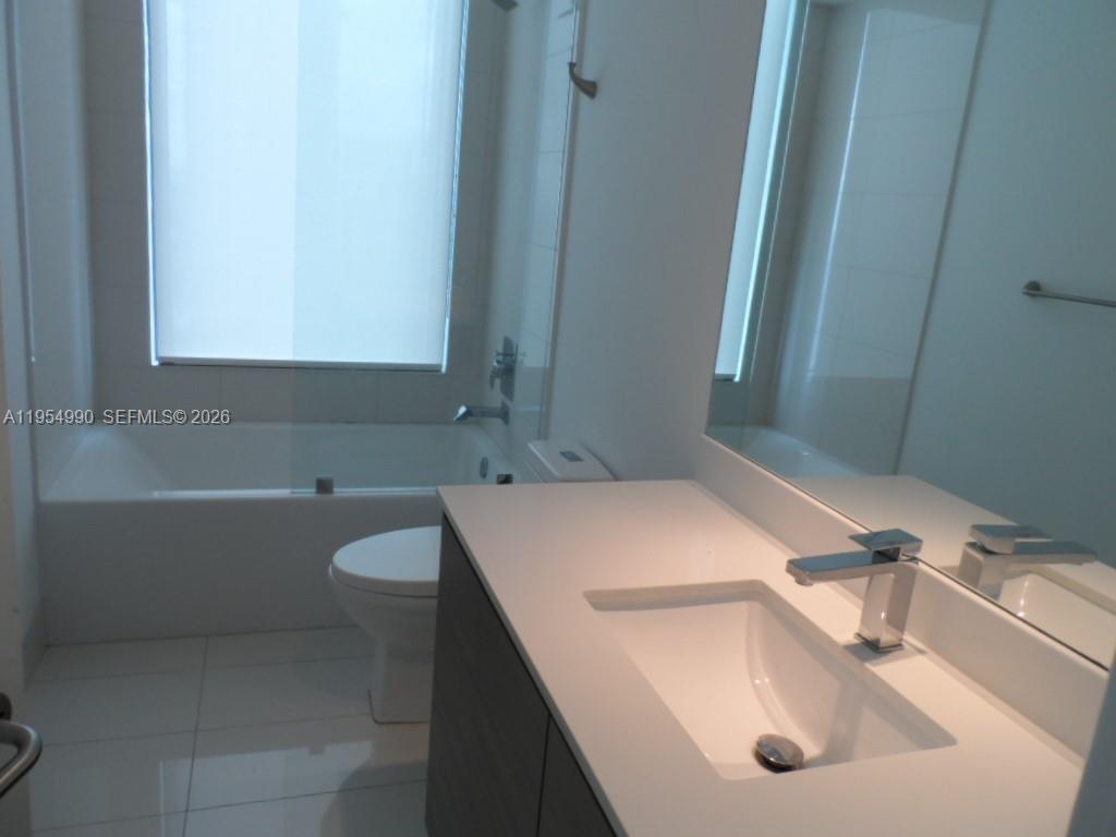 460 NE 28 ST #2501, Miami FL 33137