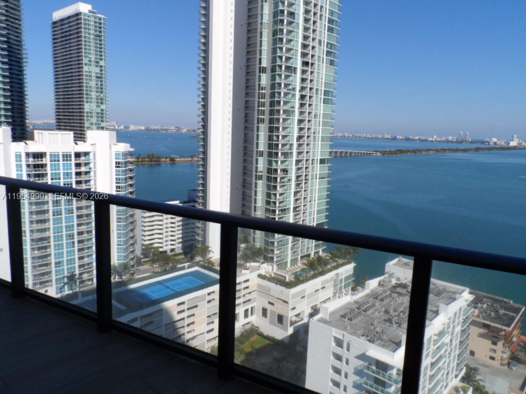 460 NE 28 ST #2501, Miami FL 33137