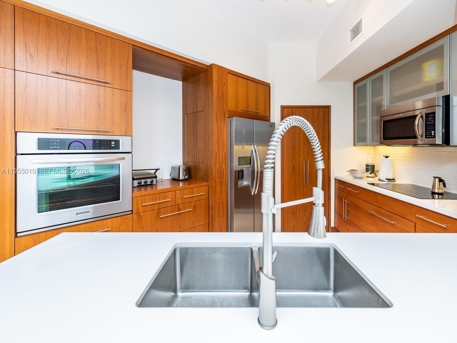 888 Brickell Key Dr #210, Miami FL 33131