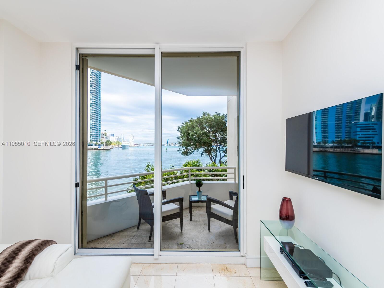888 Brickell Key Dr #210, Miami FL 33131