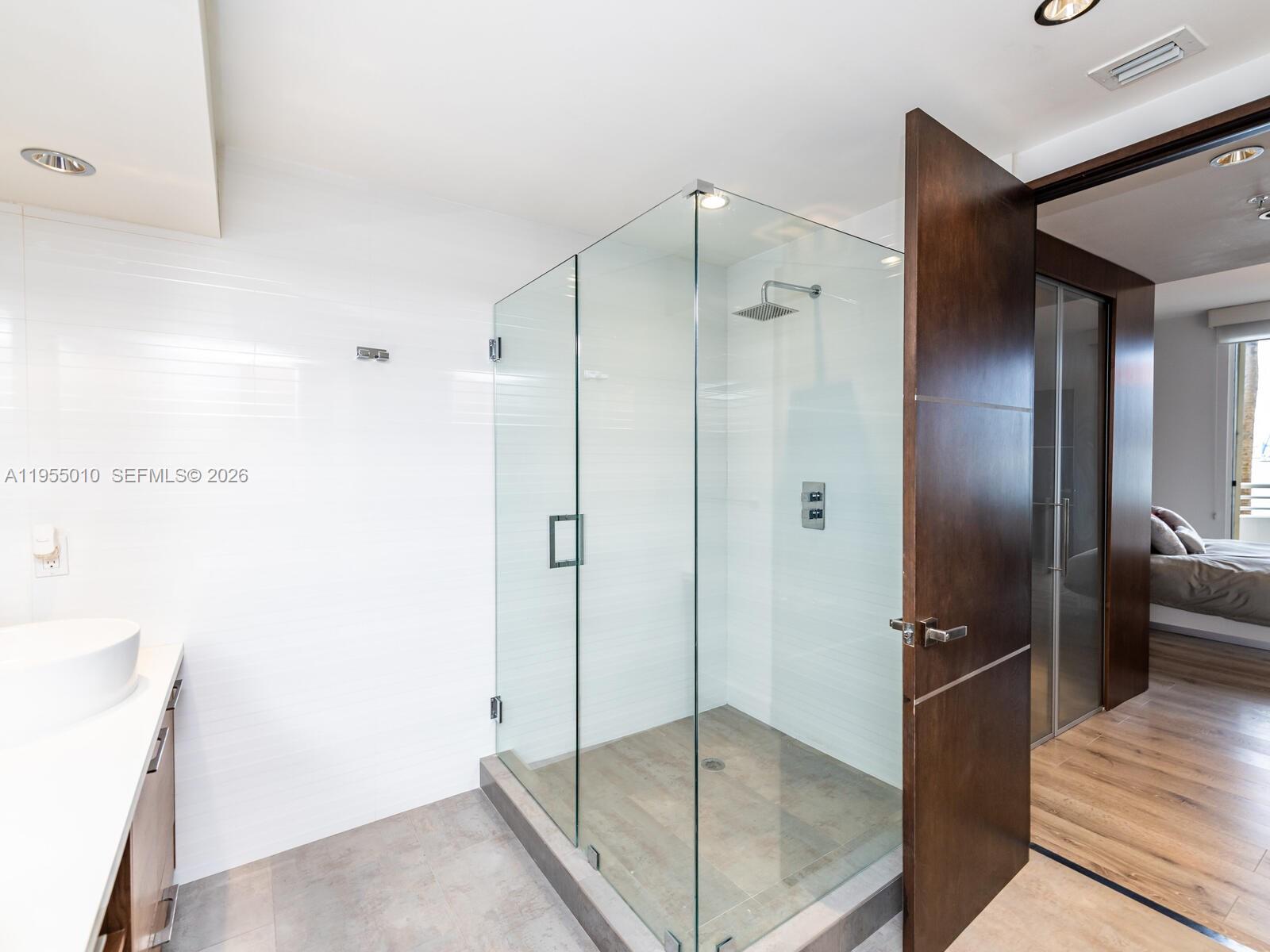 888 Brickell Key Dr #210, Miami FL 33131