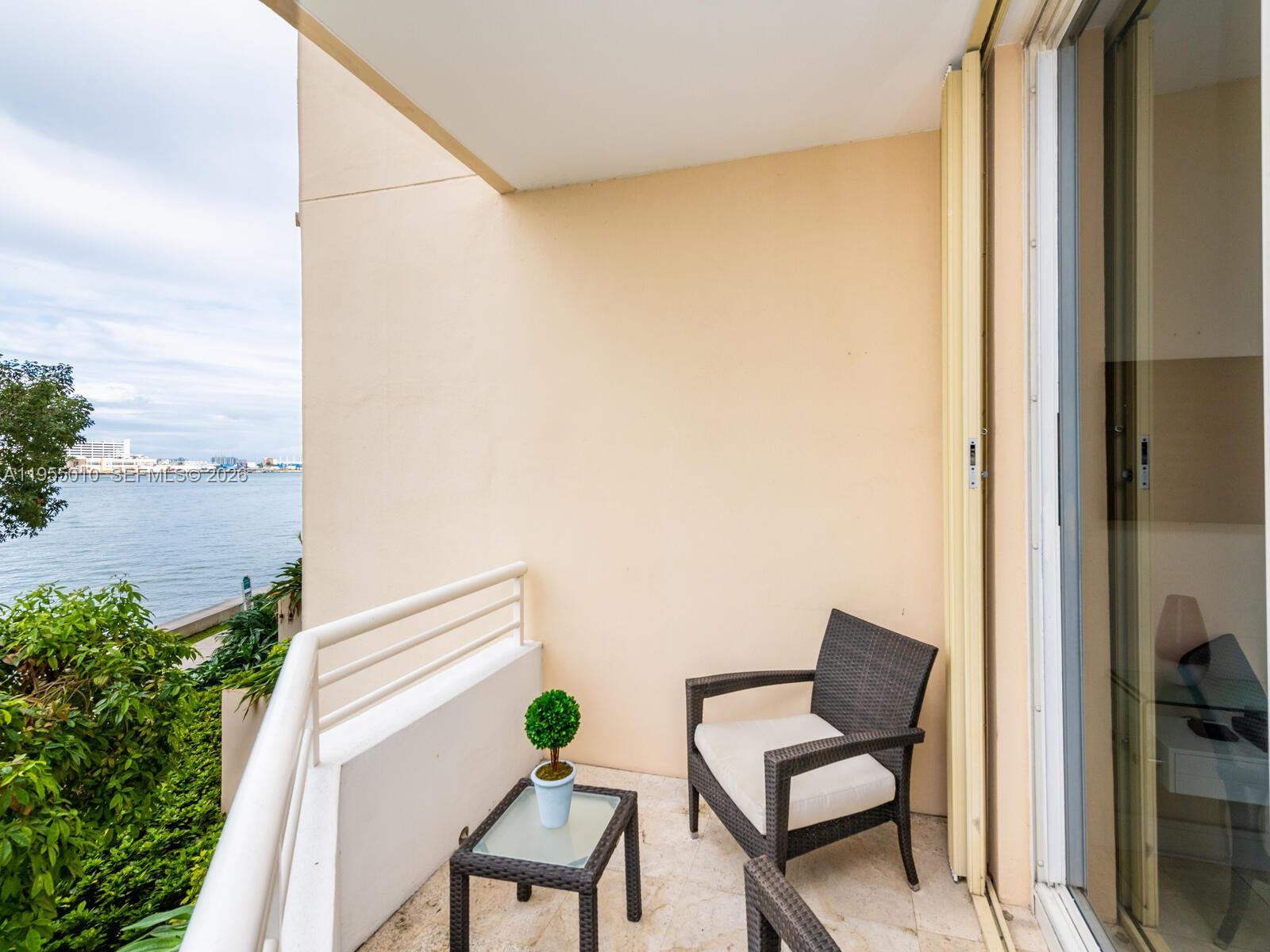 888 Brickell Key Dr #210, Miami FL 33131