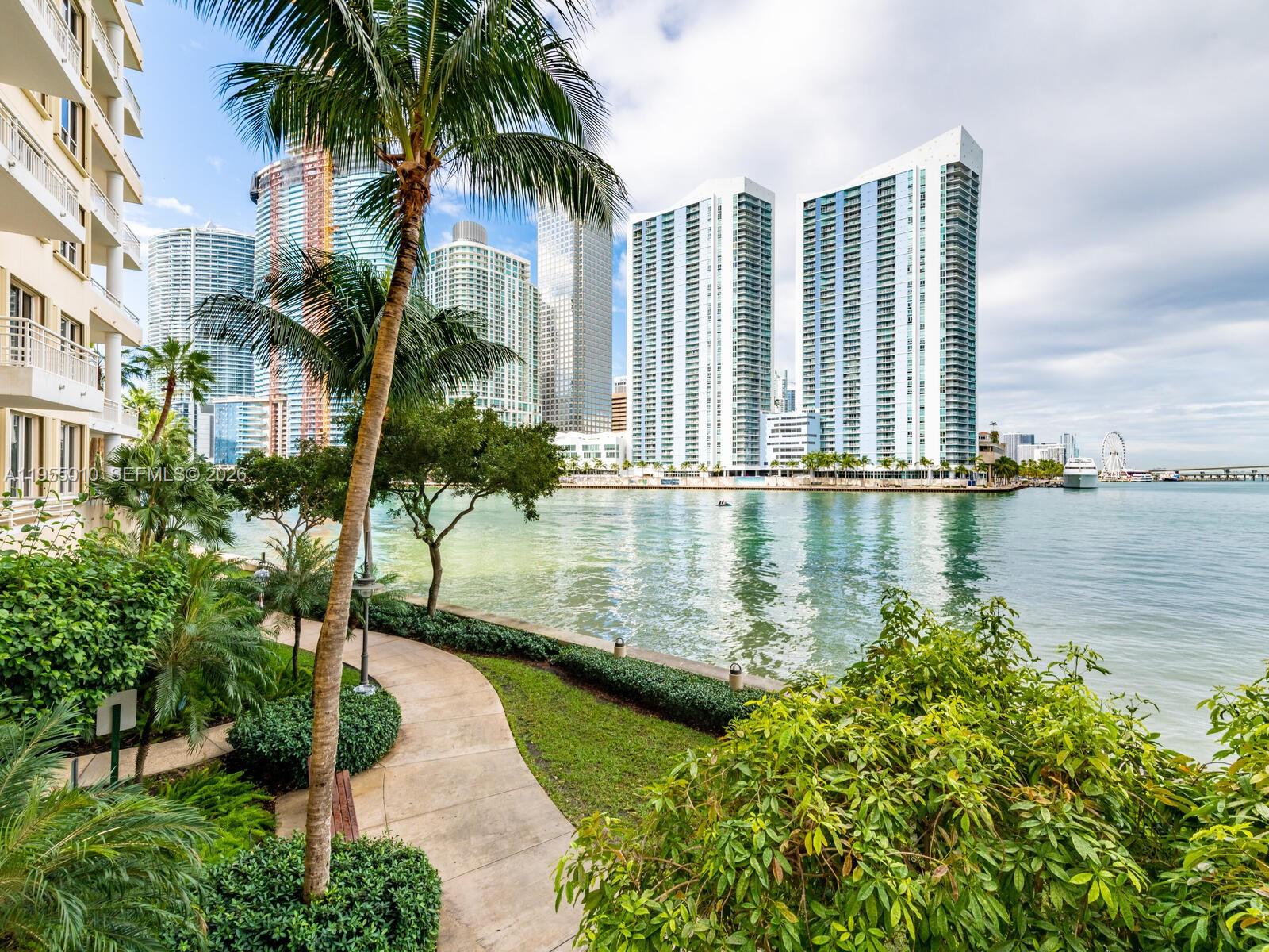 888 Brickell Key Dr #210, Miami FL 33131