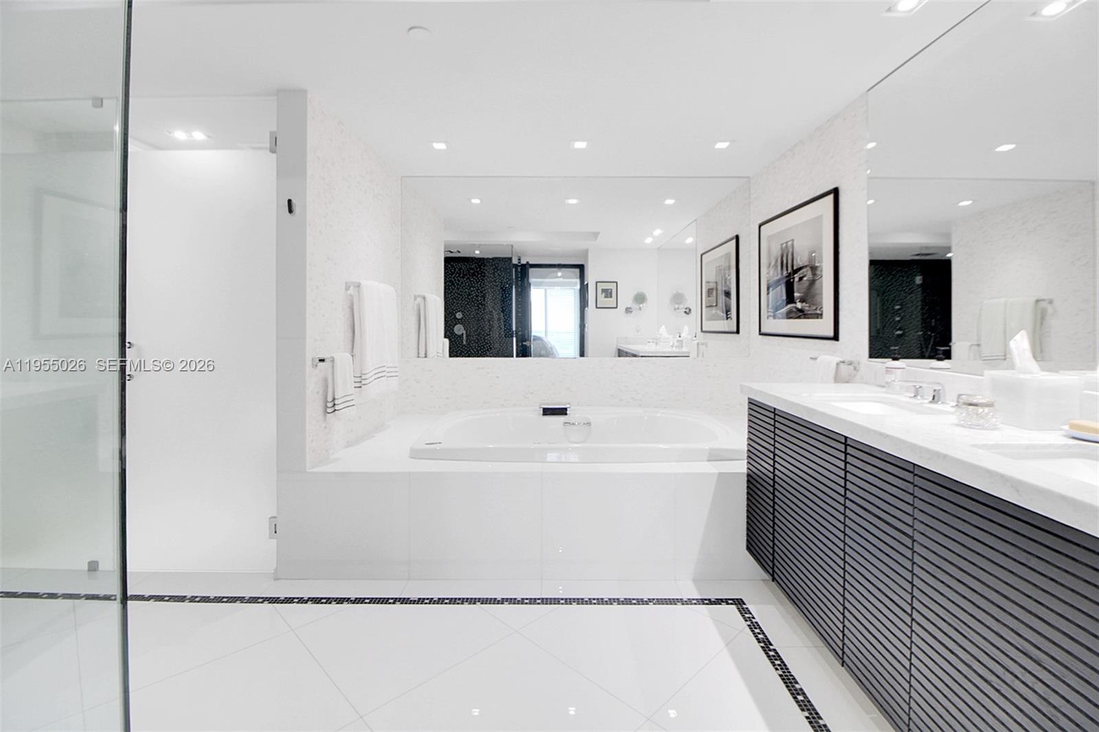 1331 Brickell Bay Dr #4201, Miami FL 33131
