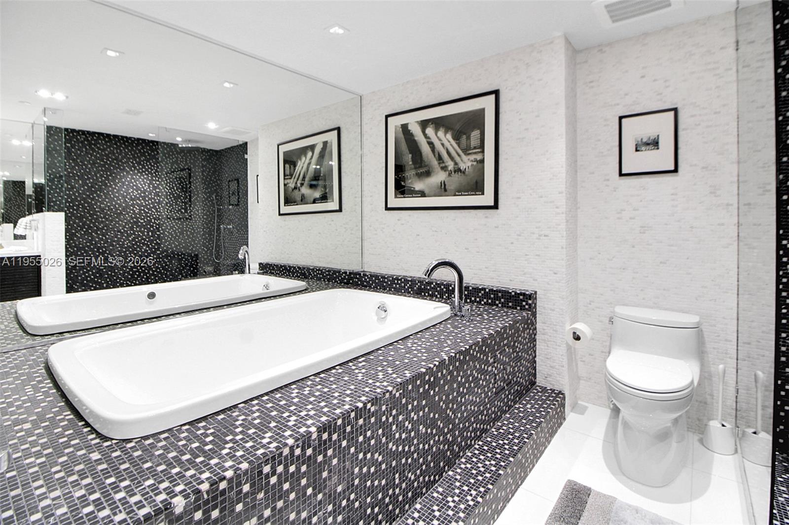 1331 Brickell Bay Dr #4201, Miami FL 33131
