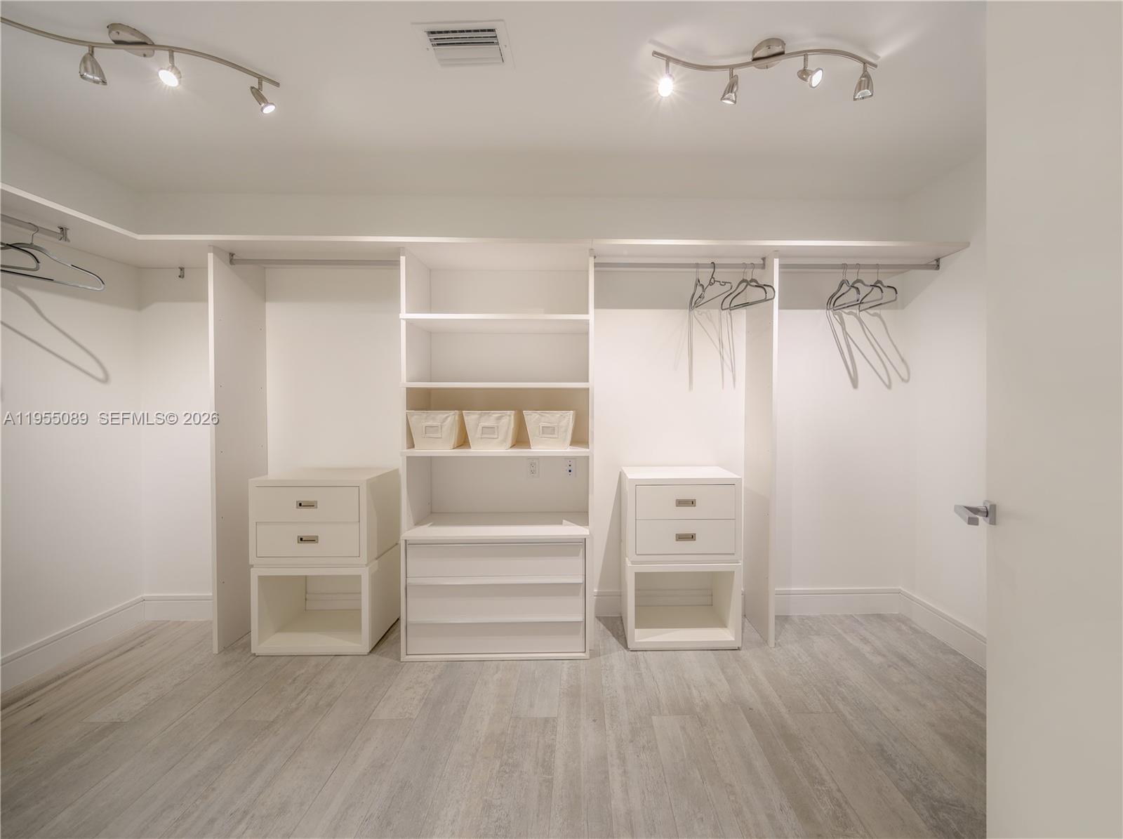 3300 NE 188th St #315, Aventura FL 33180