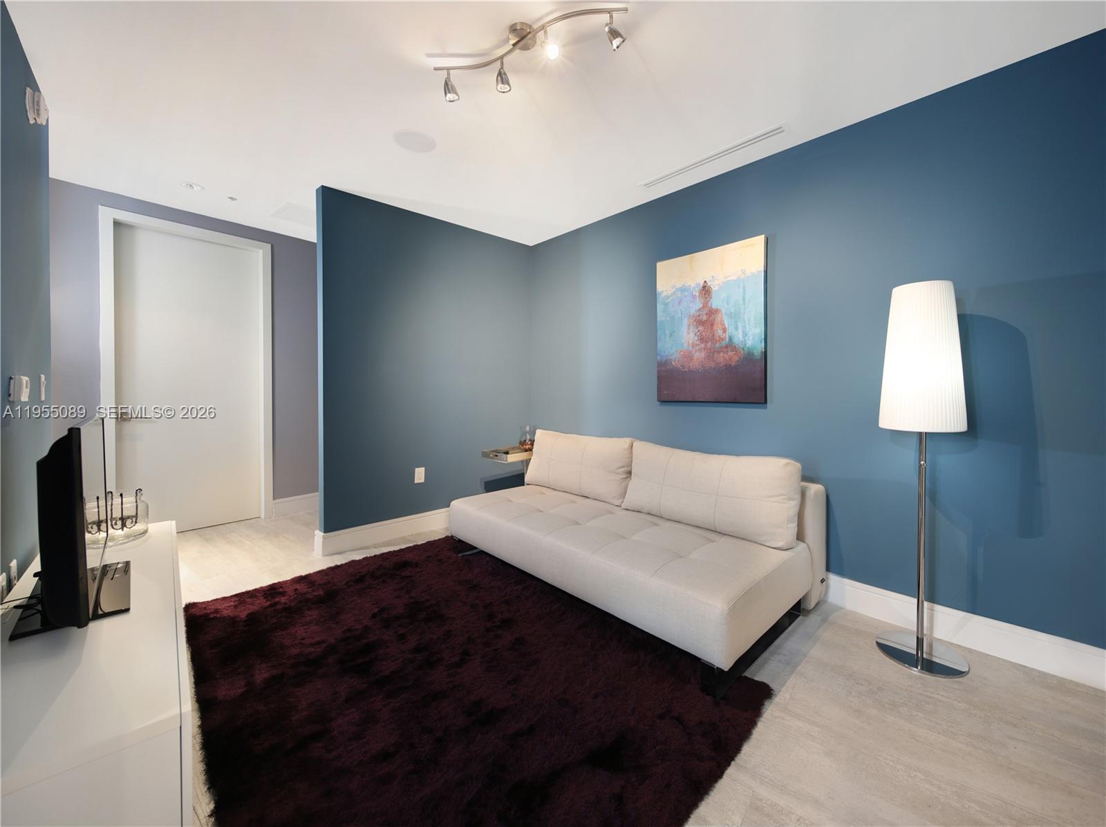 3300 NE 188th St #315, Aventura FL 33180
