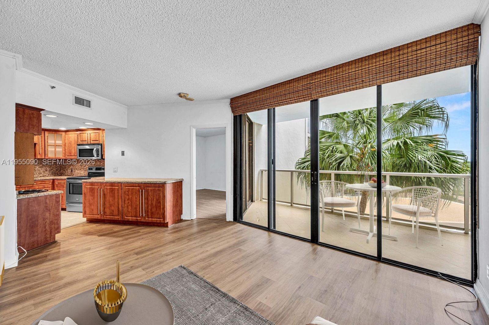 20281 E Country Club Dr #210, Aventura FL 33180