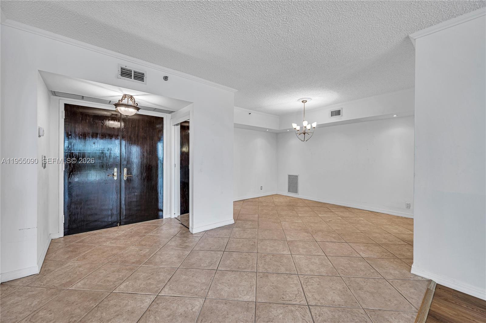 20281 E Country Club Dr #210, Aventura FL 33180
