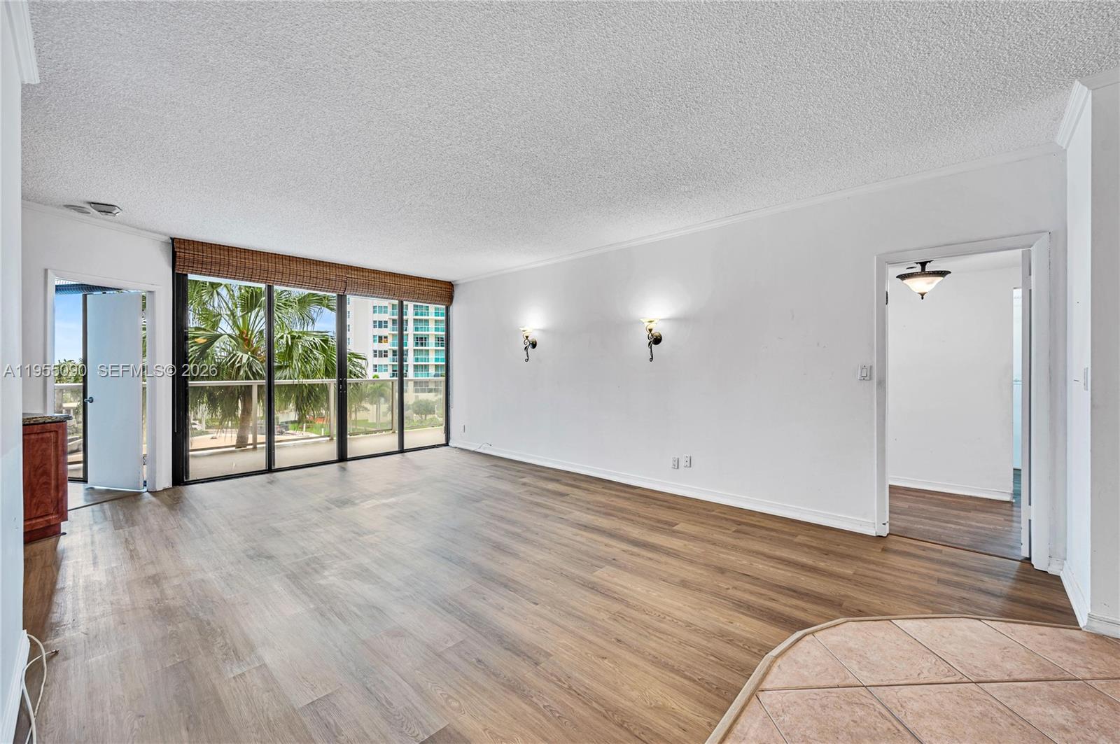 20281 E Country Club Dr #210, Aventura FL 33180