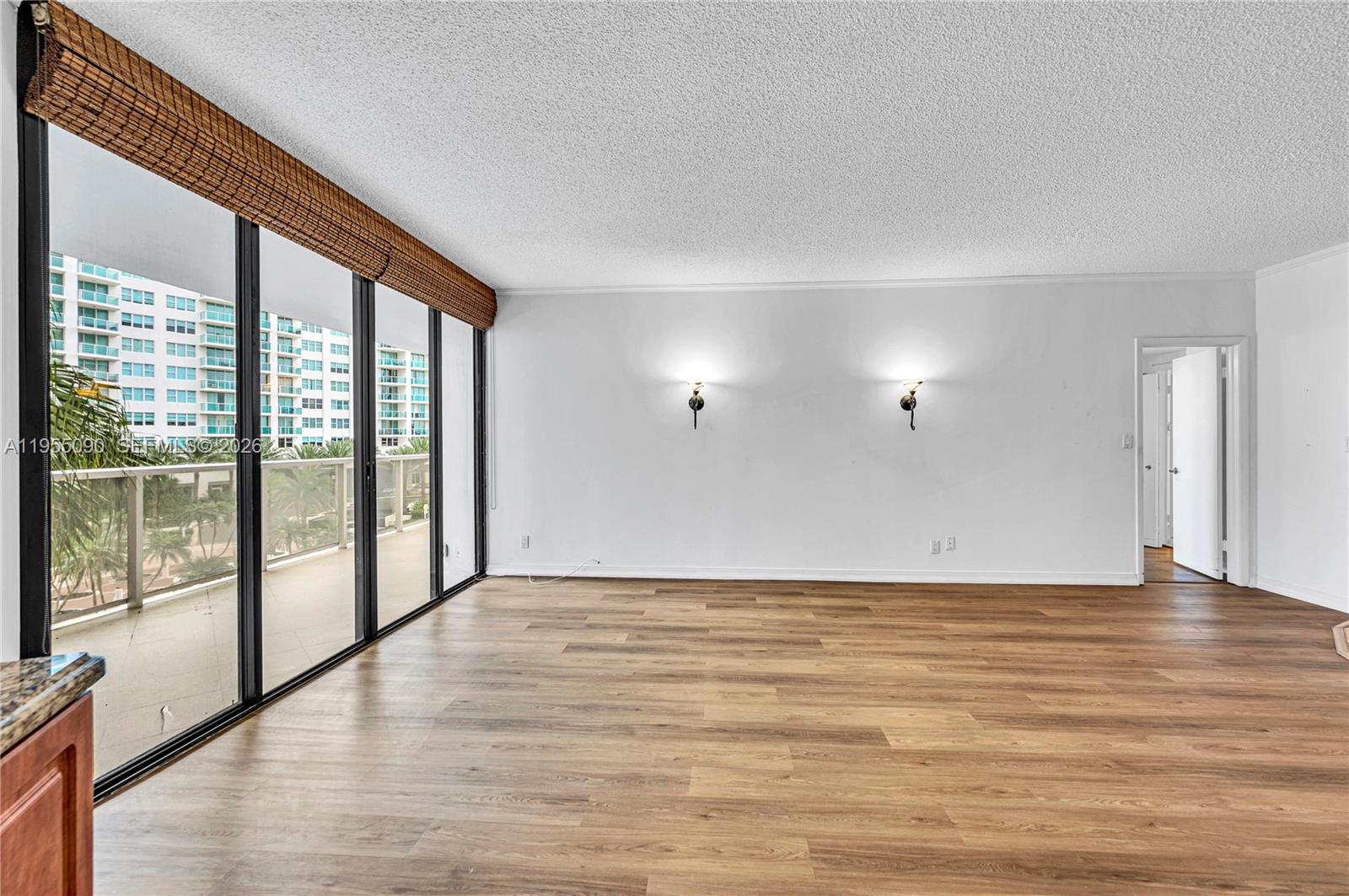 20281 E Country Club Dr #210, Aventura FL 33180