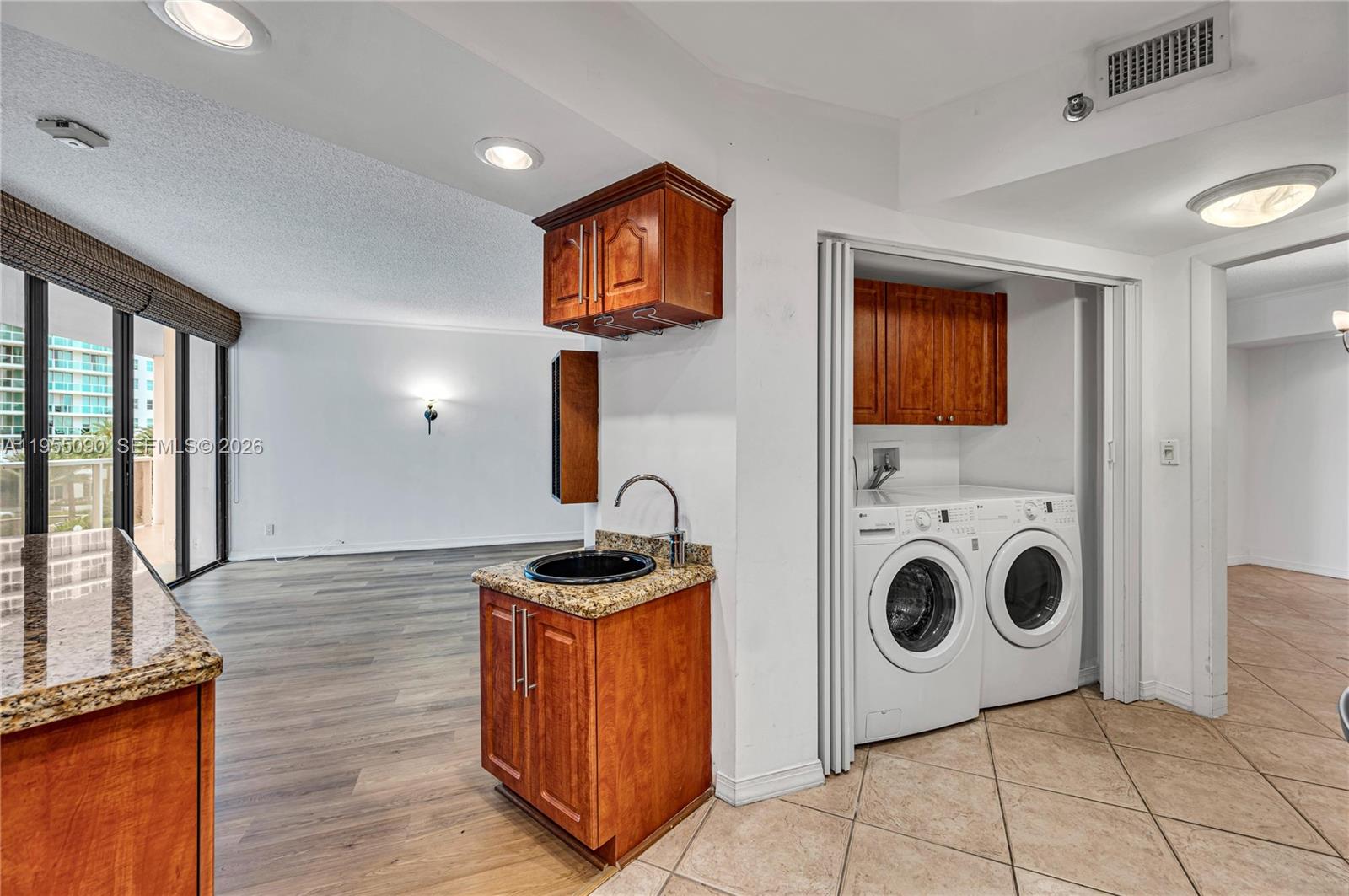 20281 E Country Club Dr #210, Aventura FL 33180