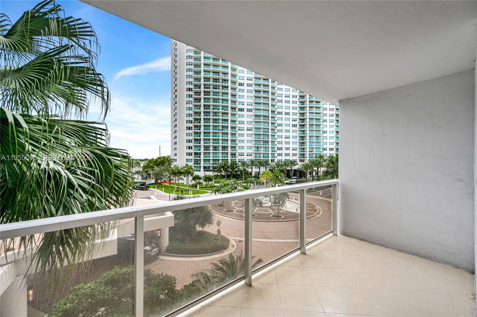 20281 E Country Club Dr #210, Aventura FL 33180