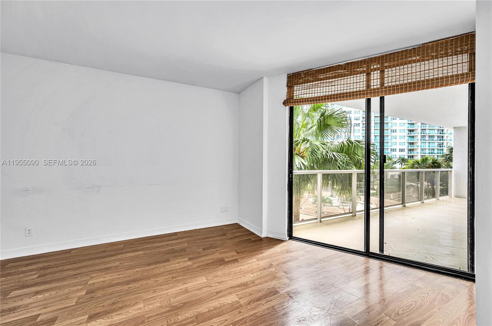 20281 E Country Club Dr #210, Aventura FL 33180