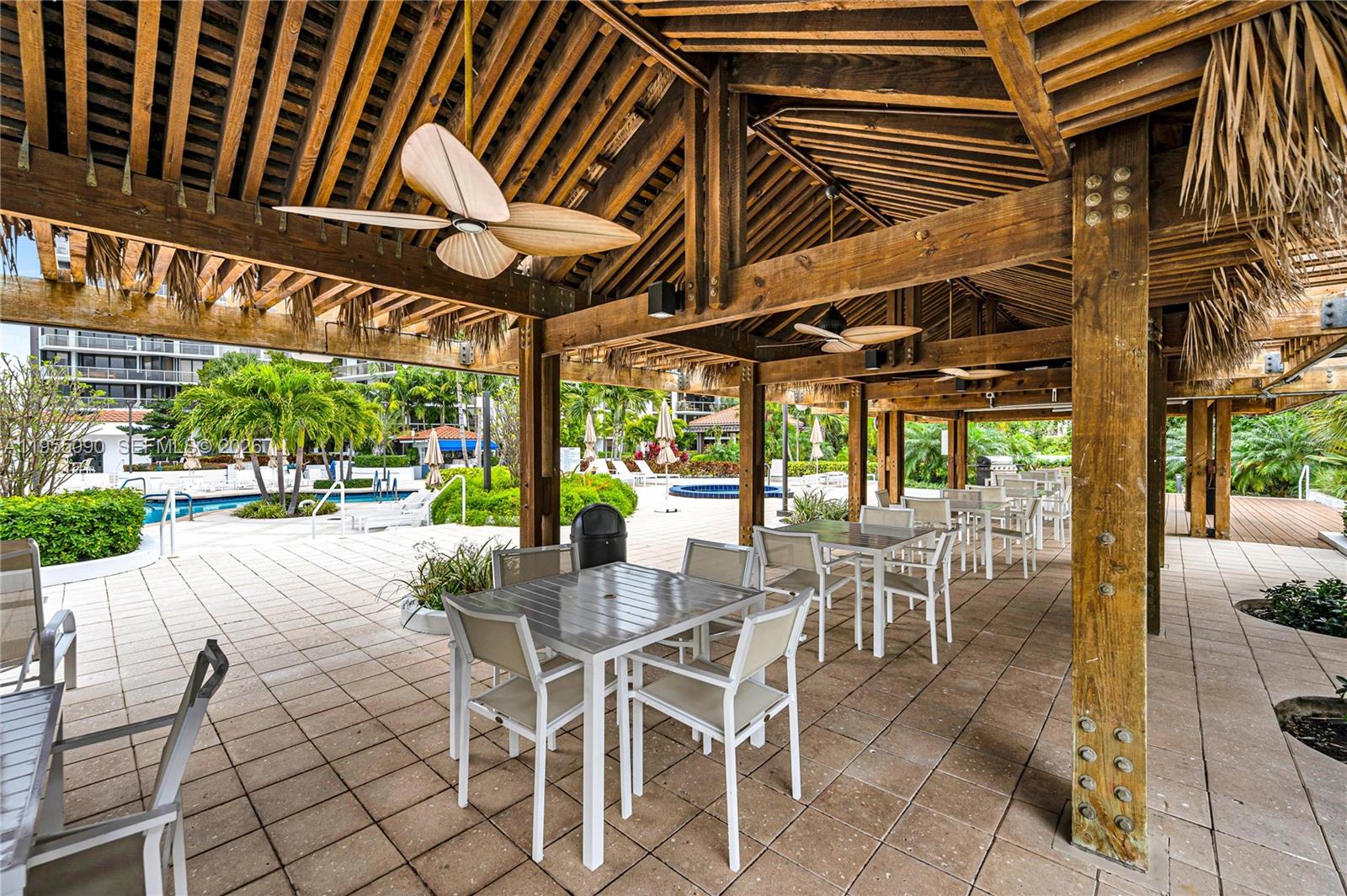 20281 E Country Club Dr #210, Aventura FL 33180