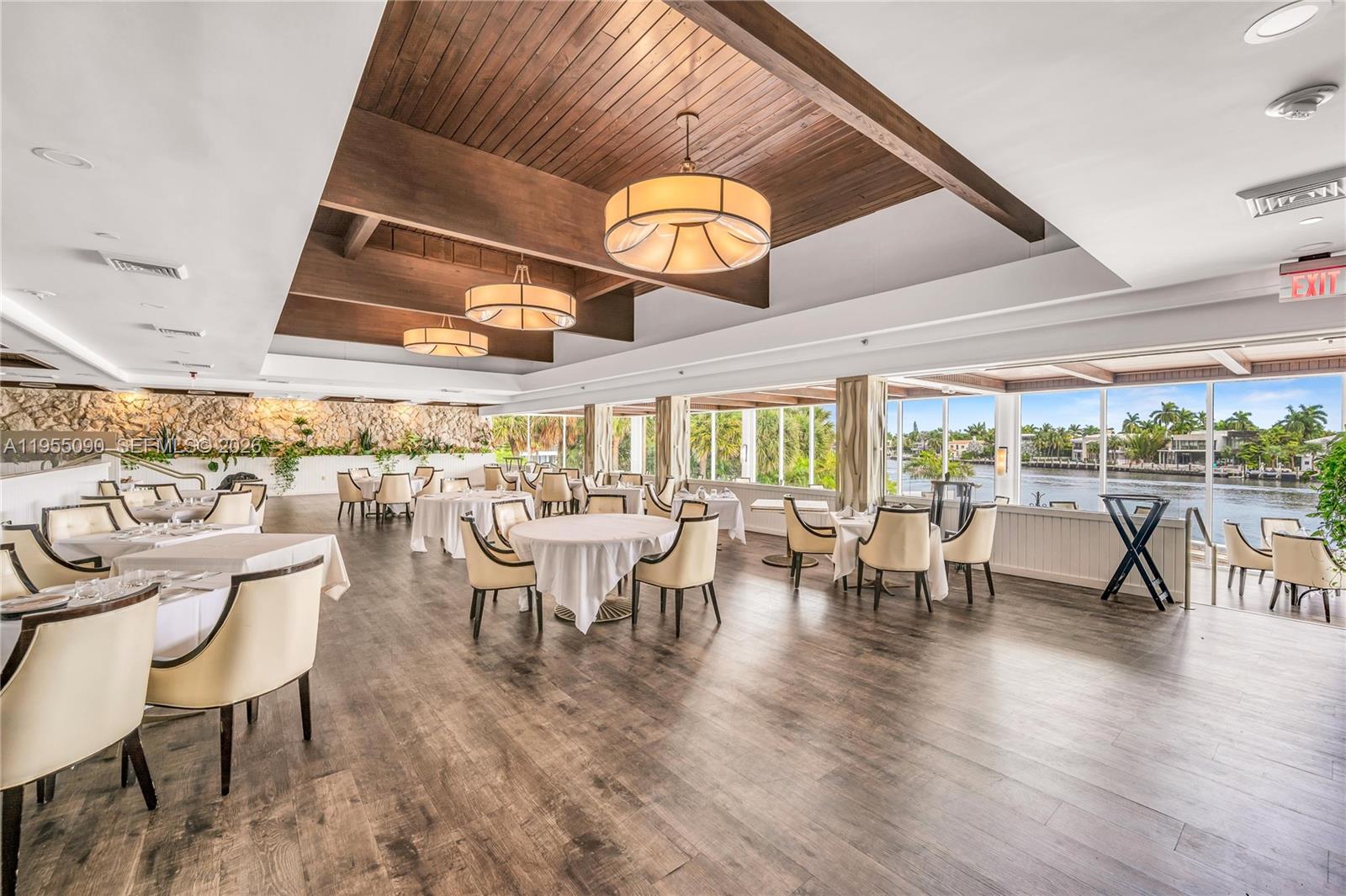 20281 E Country Club Dr #210, Aventura FL 33180