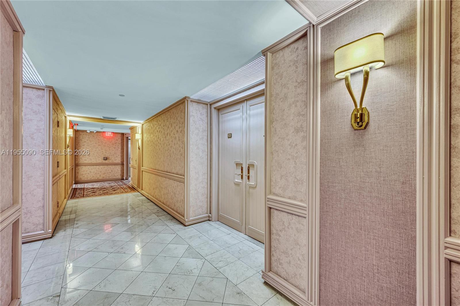 20281 E Country Club Dr #210, Aventura FL 33180