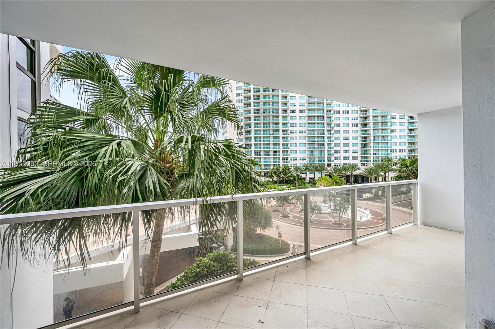 20281 E Country Club Dr #210, Aventura FL 33180