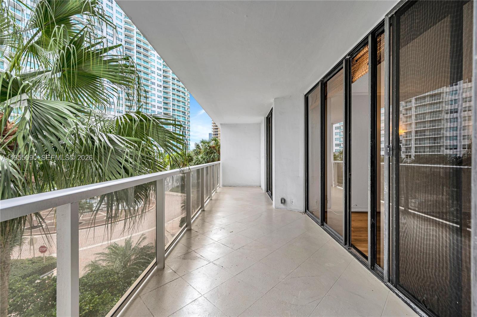 20281 E Country Club Dr #210, Aventura FL 33180