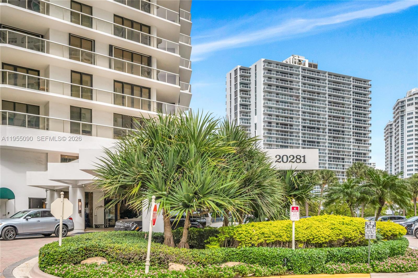 20281 E Country Club Dr #210, Aventura FL 33180
