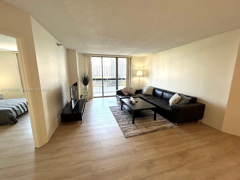 3400 NE 192nd St #910, Aventura FL 33180