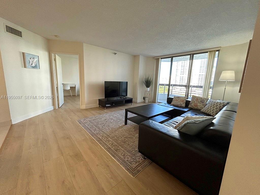 3400 NE 192nd St #910, Aventura FL 33180