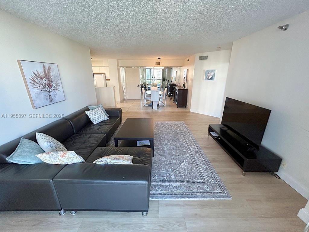 3400 NE 192nd St #910, Aventura FL 33180