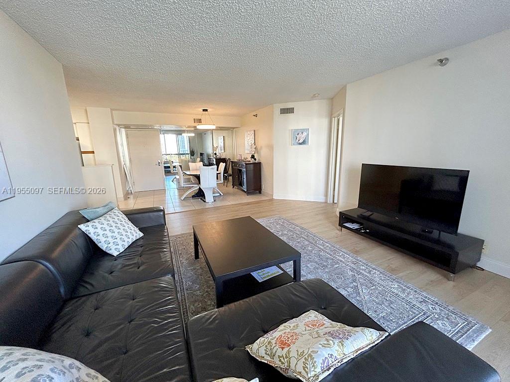 3400 NE 192nd St #910, Aventura FL 33180
