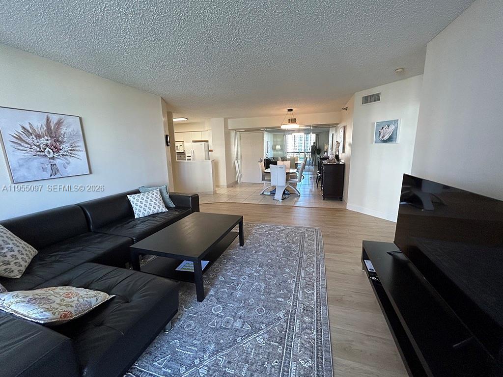 3400 NE 192nd St #910, Aventura FL 33180
