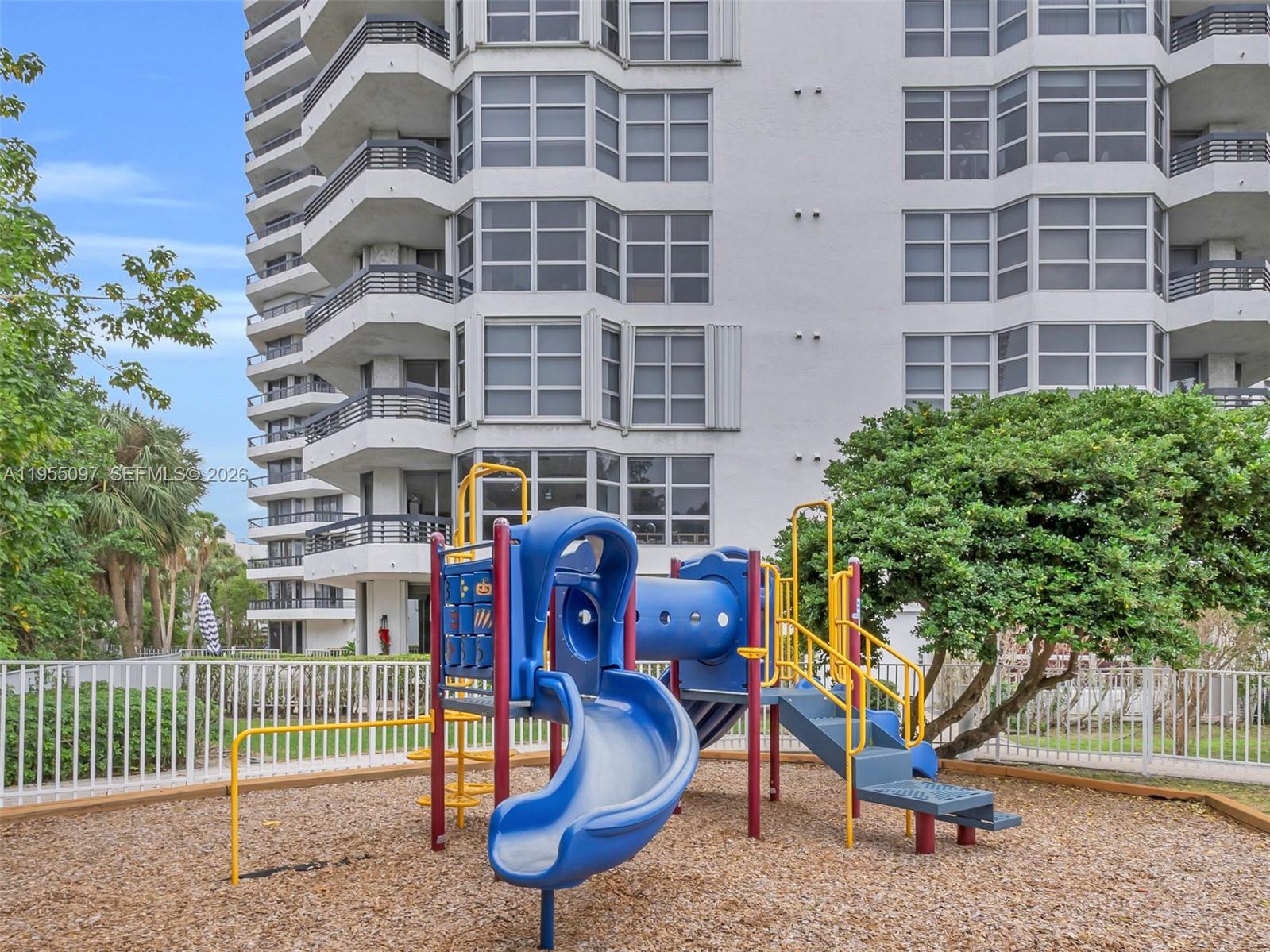 3400 NE 192nd St #910, Aventura FL 33180