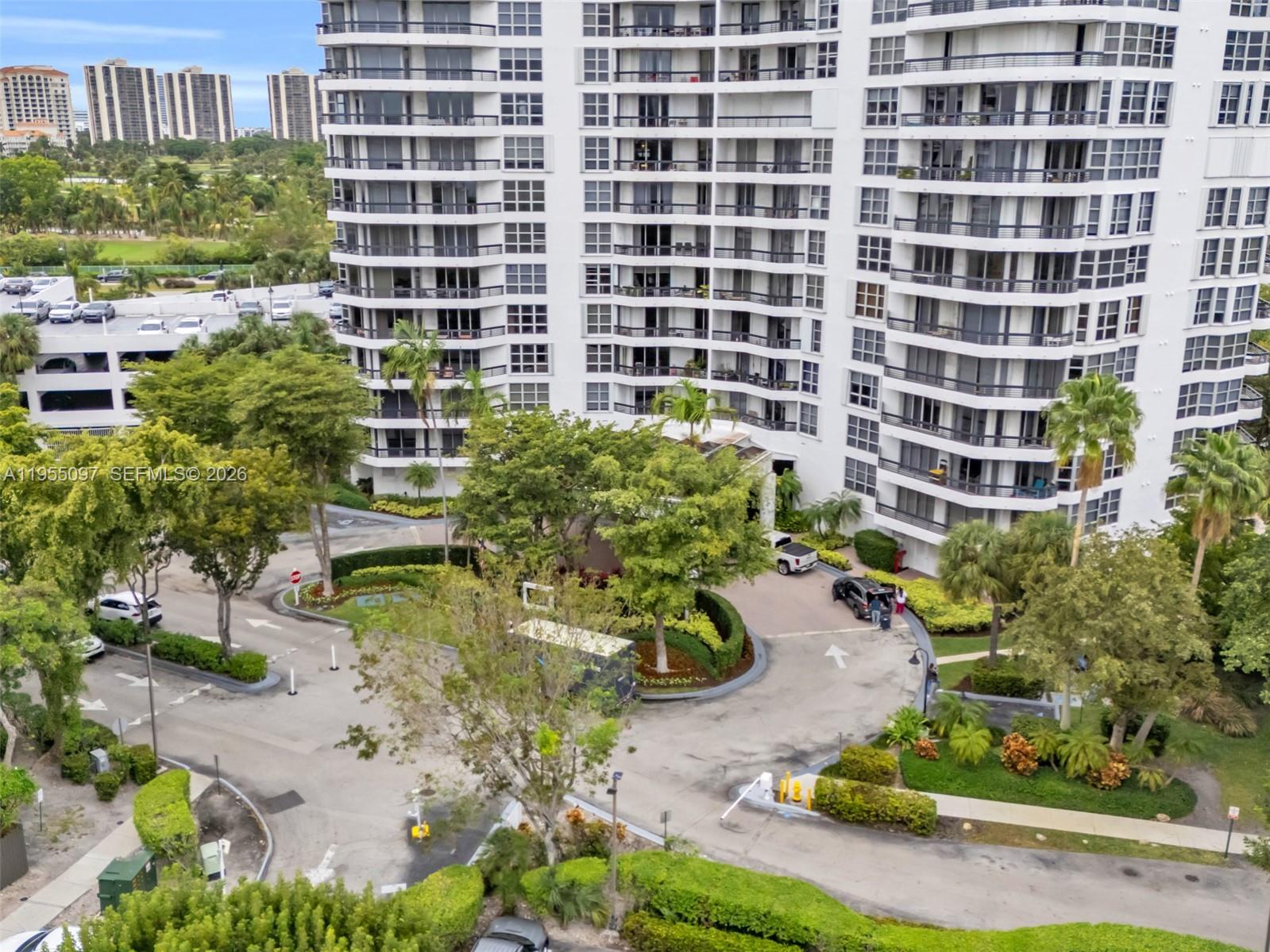 3400 NE 192nd St #910, Aventura FL 33180