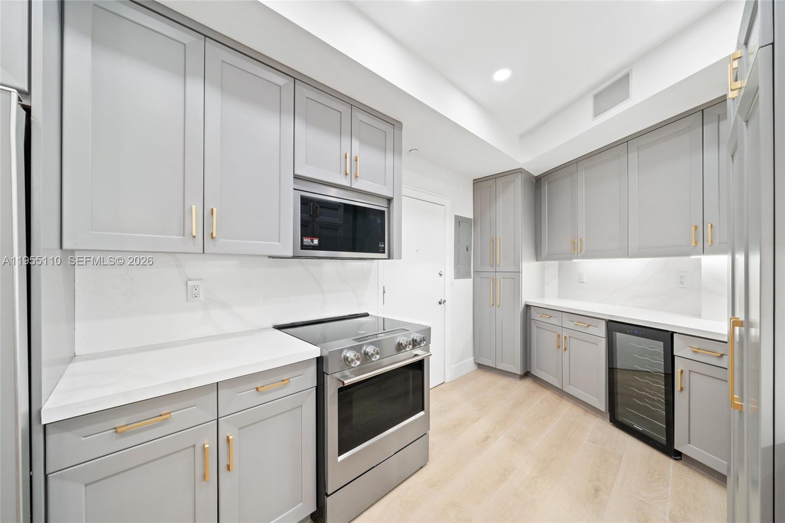 1111 Crandon Blvd #B103, Key Biscayne FL 33149