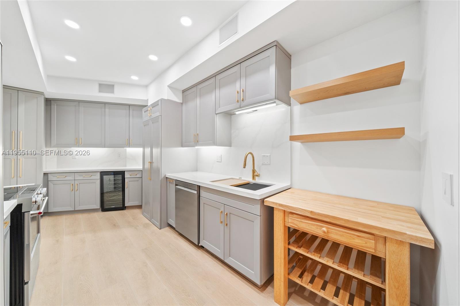 1111 Crandon Blvd #B103, Key Biscayne FL 33149