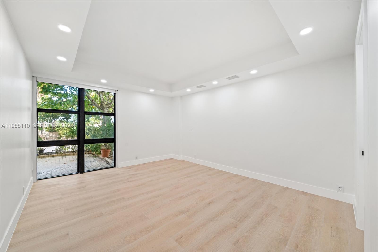 1111 Crandon Blvd #B103, Key Biscayne FL 33149