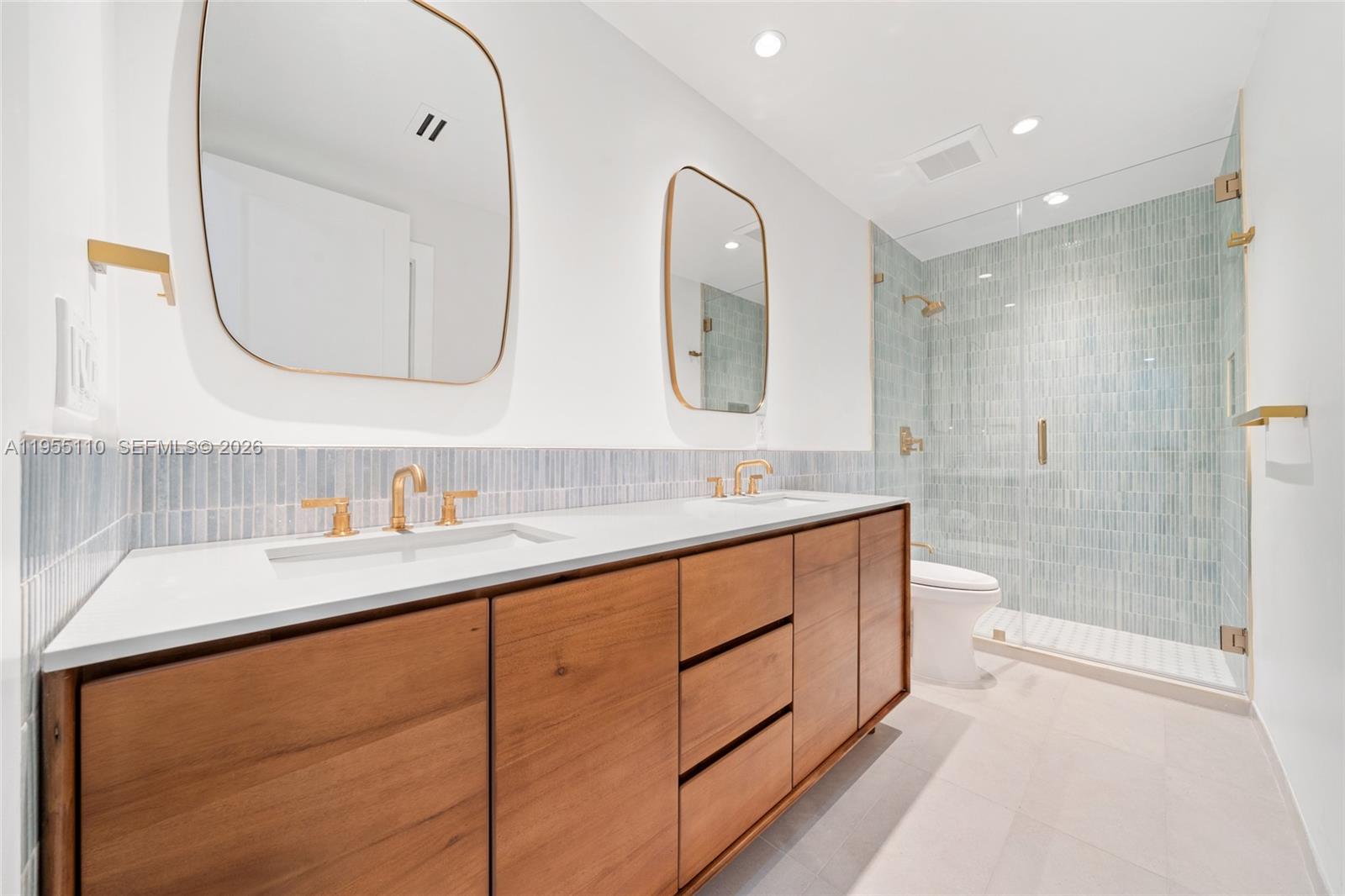 1111 Crandon Blvd #B103, Key Biscayne FL 33149