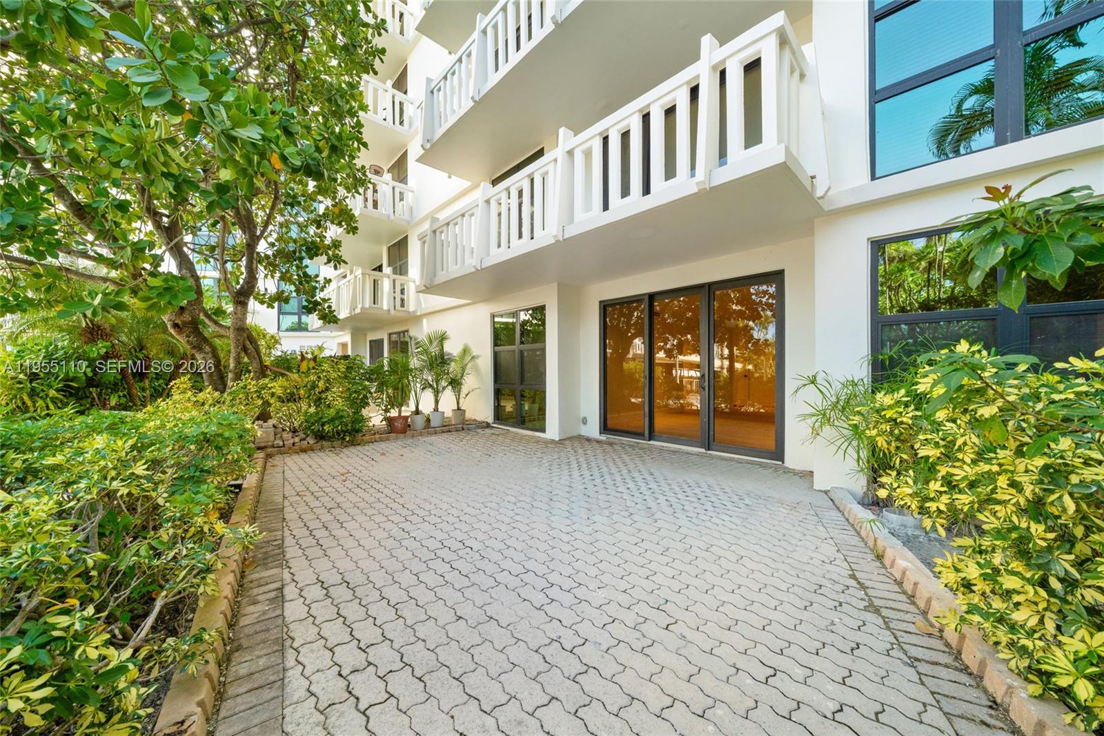 1111 Crandon Blvd #B103, Key Biscayne FL 33149