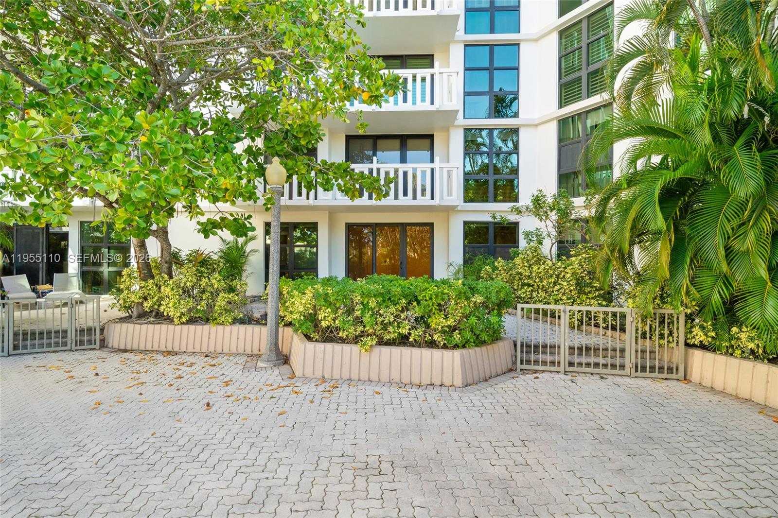 1111 Crandon Blvd #B103, Key Biscayne FL 33149