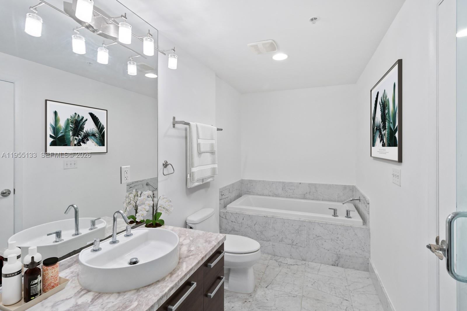 244 Biscayne Blvd #3104, Miami FL 33132