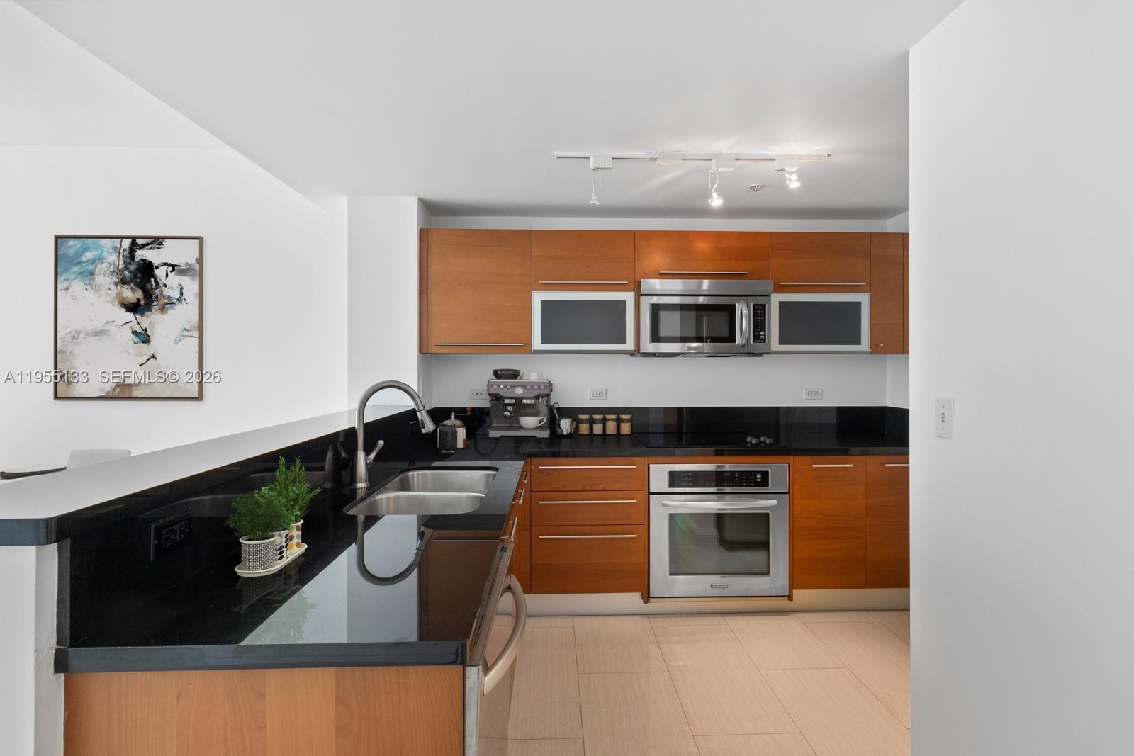 244 Biscayne Blvd #3104, Miami FL 33132