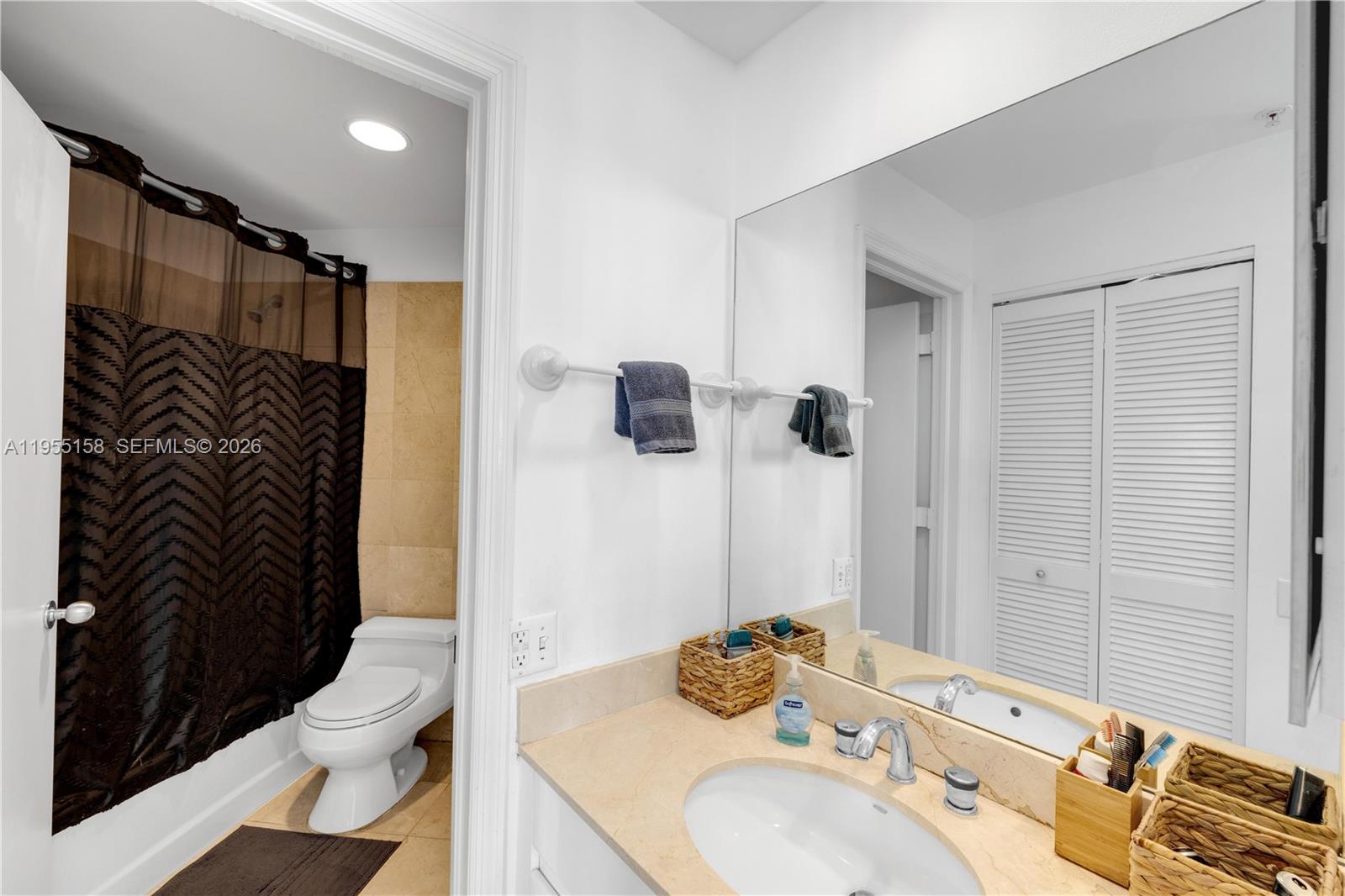 888 Brickell Key Dr #701, Miami FL 33131
