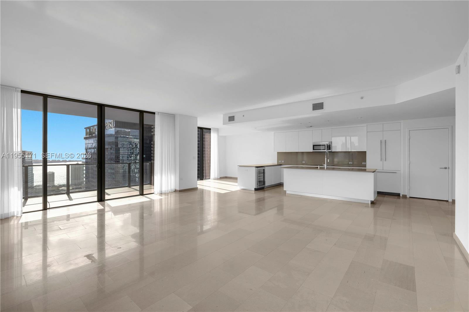 88 SW 7th St #3711, Miami FL 33130