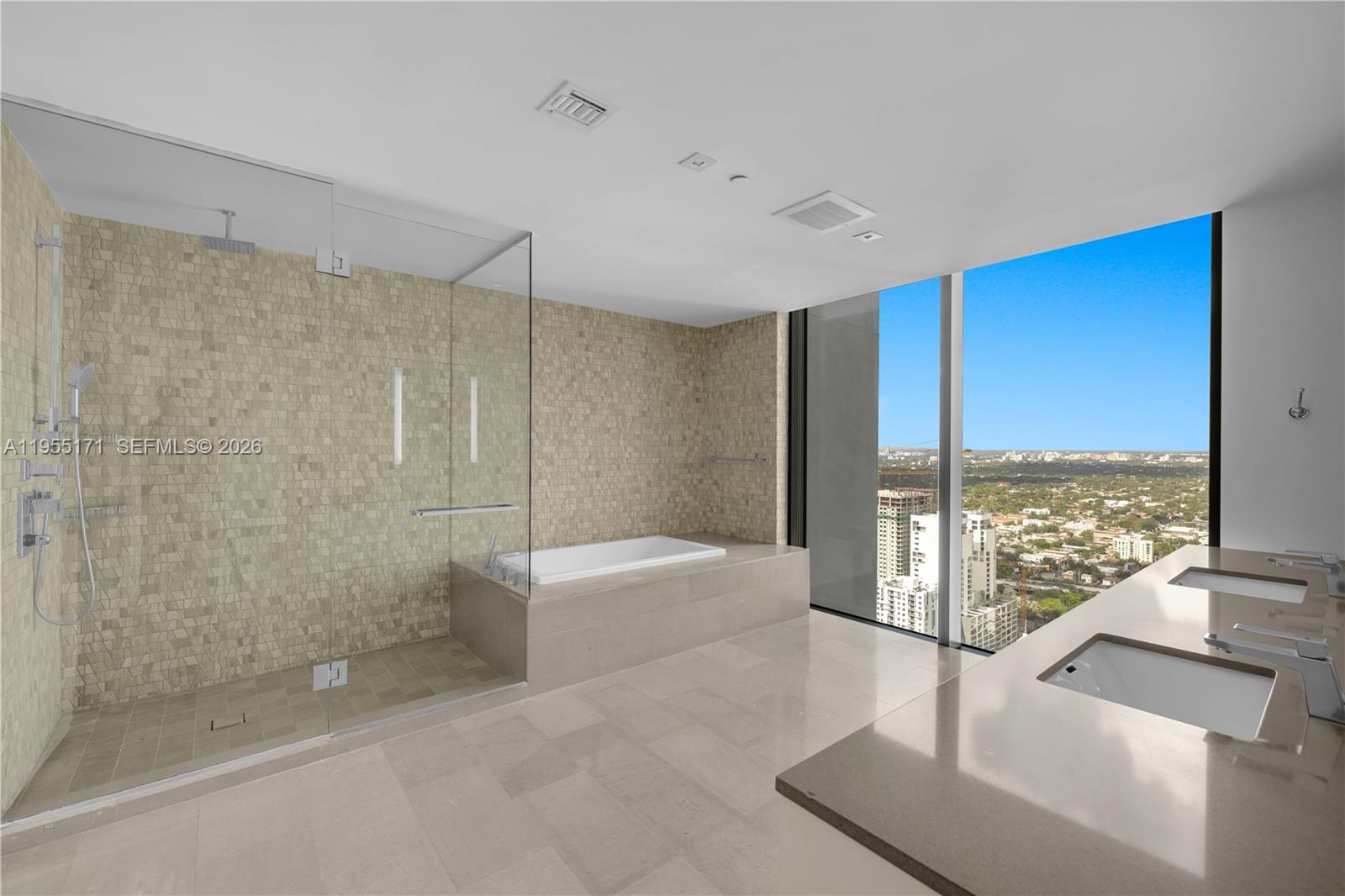 88 SW 7th St #3711, Miami FL 33130
