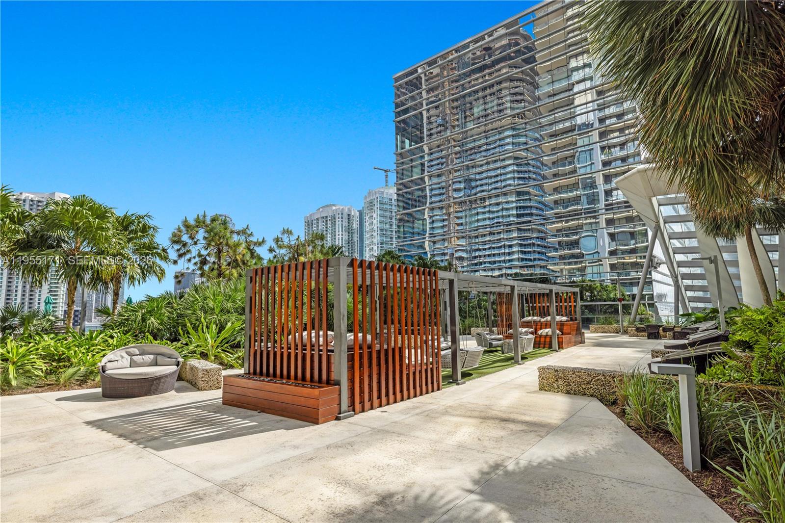 88 SW 7th St #3711, Miami FL 33130